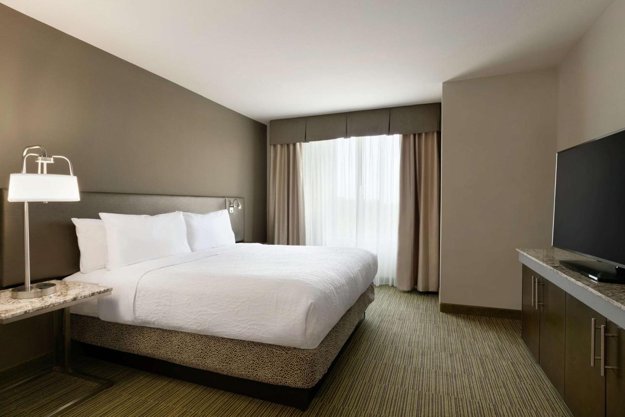 Hilton Garden Inn Statesville Bagian luar foto