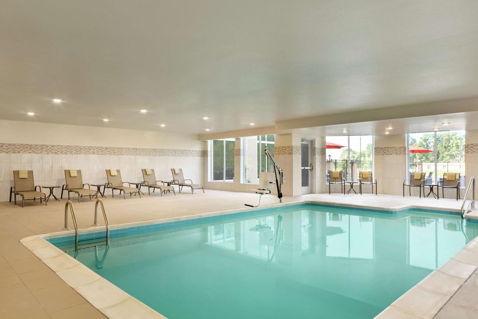 Hilton Garden Inn Statesville Bagian luar foto