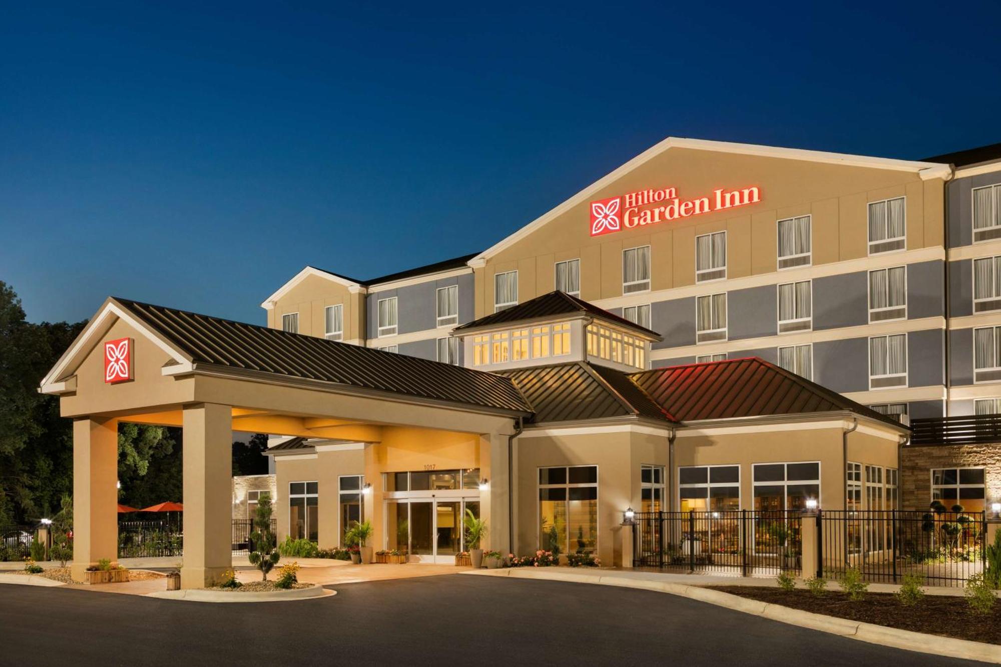 Hilton Garden Inn Statesville Bagian luar foto